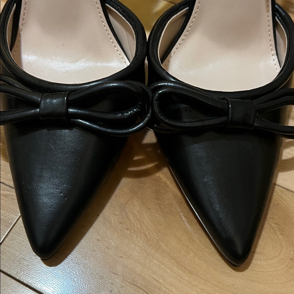 RAID Black Women's Heels with Bow Accent - Picture 3 of 17
